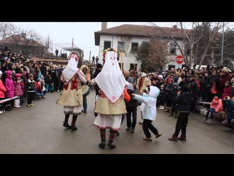 Видео: ПАРАДЪТ НА МЕЧКАРИТЕ В С ГИГЕН ПЛЕВЕНСКО 2014 Г ЧАСТ 2