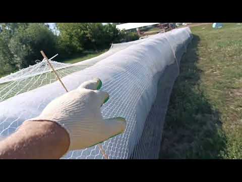 Видео: Новый вариант укрытия рулонов сенажа