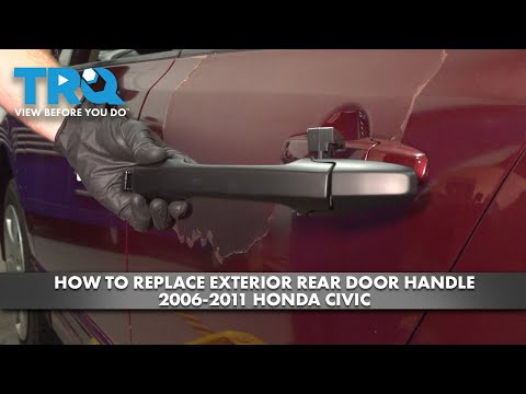 Видео: Как заменить наружную ручку задней двери Honda Civic 2006-2011