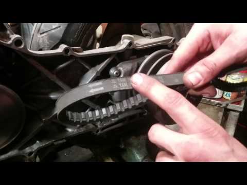 Видео: Как поменять ремень на скутере