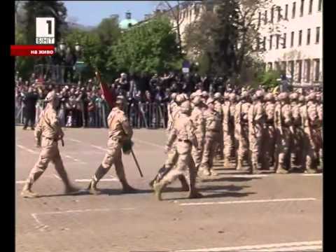 Видео: Тържествен парад по случай Деня на храбростта и празника на Българската армия - 06.05.2011