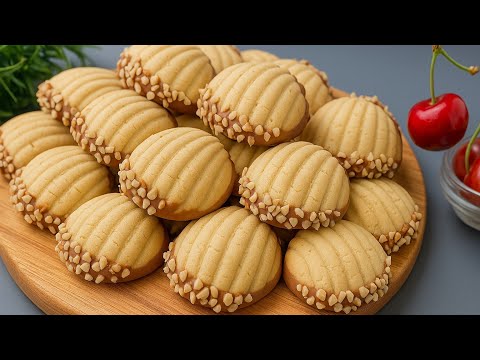 Видео: Песочное печенье, которое тает во рту! Так просто и вкусно, что хочется печь их каждый день!