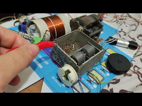 Видео:   Громкий радиоприёмник на СВ. Ge диод и транзистор. Chishinau  6:35 утра.