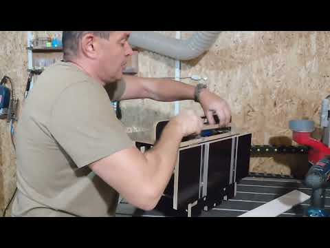 Видео: Столик(530 мм) для Макита SP 6000 , откидной справа, с креплением на ящик Фестул 