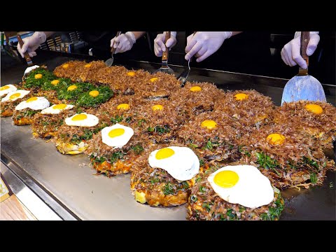 Видео: Корейская еда! Вау, супер вкусно! Японский блинчик окономияки / Корейская уличная еда