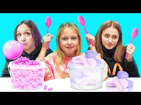Видео: Без Рук vs Одна Рука vs Две Руки! Челлендж с едой!
