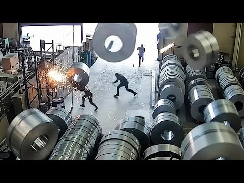 Видео: Самые Нелепые Ошибки Рабочих, Снятые на Камеру
