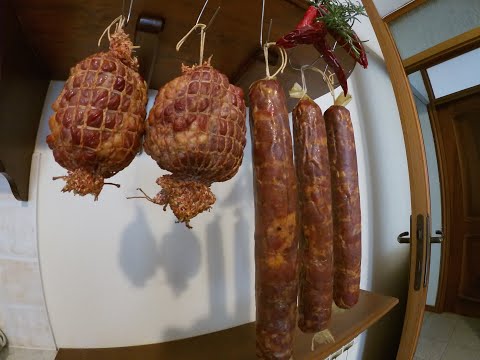 Видео: Мясные деликатесы в условиях квартиры ! Холодное копчение !