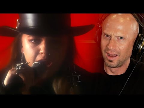 Видео: Никто не сравнится с версией Chinchilla LIVE! Little Girl Gone LIVE (Реквием) Вокальный анализ и ...