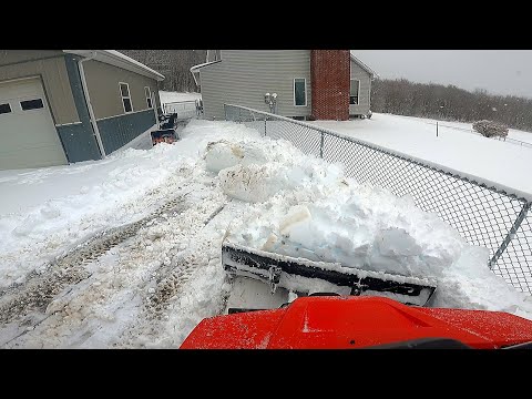 Видео: Polaris Ranger 570 вспахивает глубокий снег