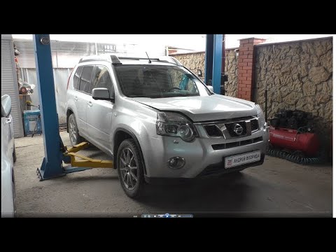 Видео: Замена нижней подушки двигателя на Ниссан Х трейл 2014 года Nissan X TRAIL