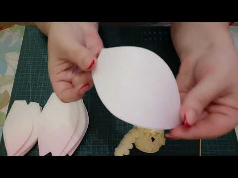 Видео: Часть 1. Лотос из изолона. Бесплатный мастер класс. Цветы из изолона