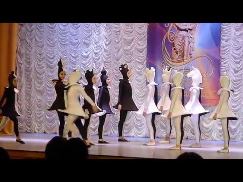 Видео: Танец шахматных фигур — Live chess dance choreography "Решающая партия"