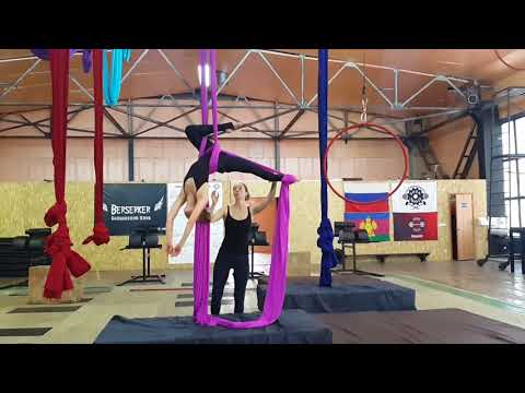 Видео: Aerial  silks  воздушные полотна