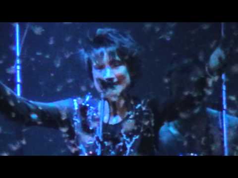 Видео: Земфира - Снег (11.12.2011)