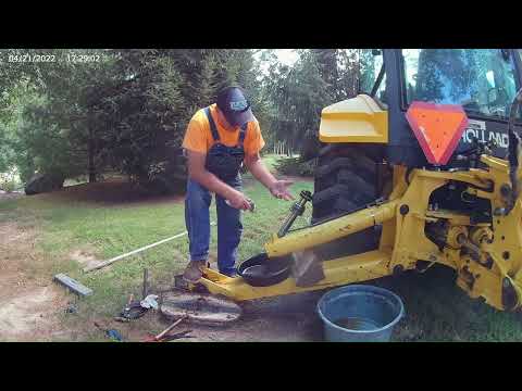 Видео: ремонт цилиндра аутригера экскаватора