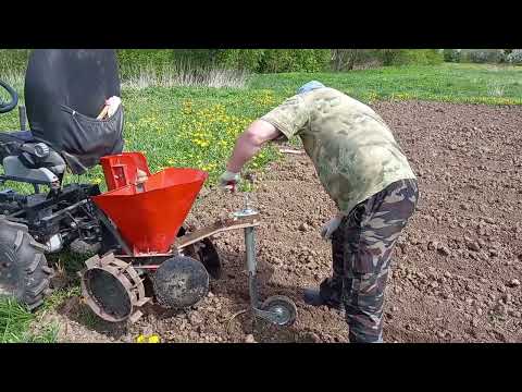 Видео: полноприводный угра посадка картофеля
