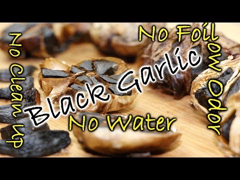 Видео: Самый простой способ приготовить черный чеснок (без беспорядка, без фольги, без воды и со слабым ...