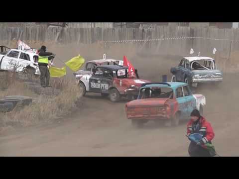 Видео: Гонки без правил на Москвичах
