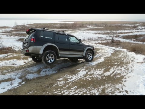 Видео: Mitsubishi Pajero Sport. Старый конь борозды не портит...