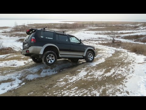 Видео: Mitsubishi Pajero Sport. Старый конь борозды не портит...