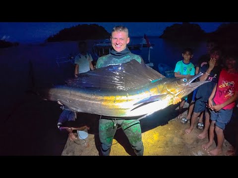Видео: ВОТ ЭТО МАХИНА😲ПОЙМАЛИ ОГРОМНОГО МАРЛИНА!