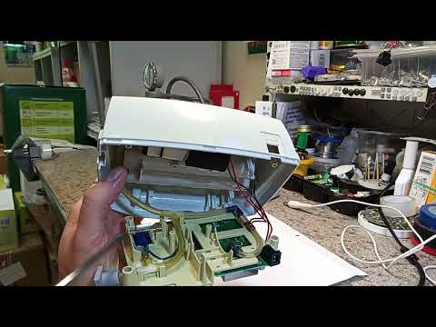 Видео: Ремонт тонометра UA-777. Неисправен электронный клапан (не закрывается)