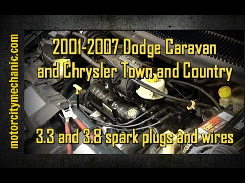 Видео: Снятие свечей зажигания и проводов зажигания для автомобилей Dodge Caravan и Chrysler Town and Co...