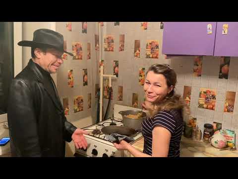 Видео: Монгол зажигают с Иришкой и готовят плов, пока Паша отсутствует!