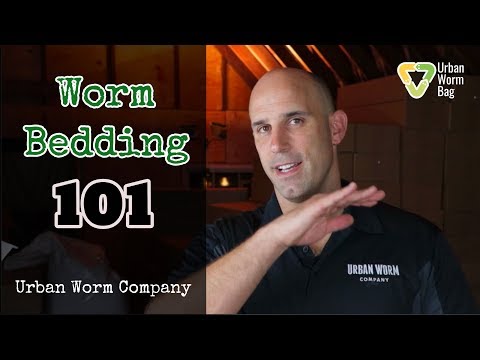 Видео: Подстилка для червей и создание нового городского червячного мешка с Pitt Moss