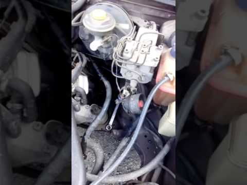 Видео: Замена шланга ГУР на Ауди80