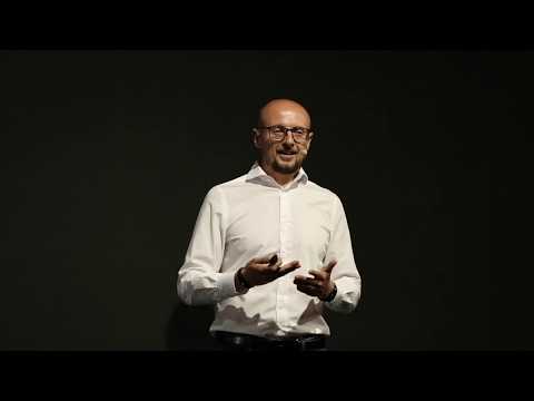 Видео: Кому выгоден негатив в новостях?  | Роман Масленников | TEDxPokrovkaSt