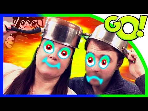 Видео: БОЛТУШКА и ПРОХОДИМЕЦ Снова встретили СМАЙЛОВ #227 ИГРА про смайлов