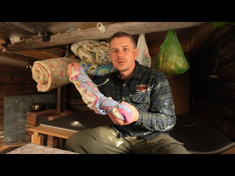 Видео: Хариус на каждый заброс. Жизнь в тайге. Поход на таёжное озеро.