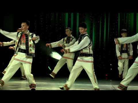 Видео: Буковинський парубоцький. Виконує Театр танцю "Левеня"