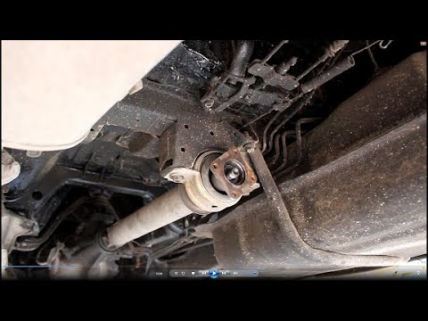 Видео: Болтается кардан в подвесном ремонт подвесного подшипника на Toyota Lite Ace 1,5 Тойота Лит Айс 1998
