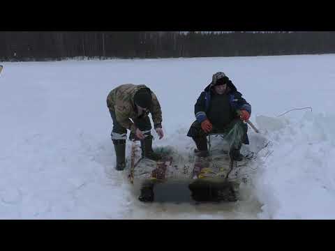 Видео: Рыбалка с Николаичем ! Ловим на донки на лесном озере!