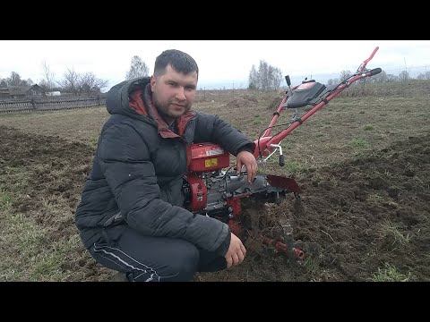 Видео: Испытание китайского мотоблока в огороде. Впервые фрезеруем мягкую землю, твердую землю и целину
