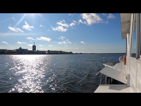 Видео: 4K На теплоходе в Соломбалу. By boat to Solombala.乘船前往索隆巴拉。