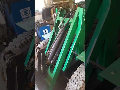 Видео: продажа мини погрузчика на уаз мостах.