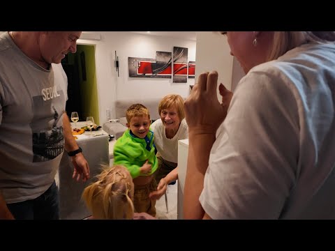 Видео: VLOG: НАША БАБУЛЯ ПРИЕХАЛА! 04.11.25