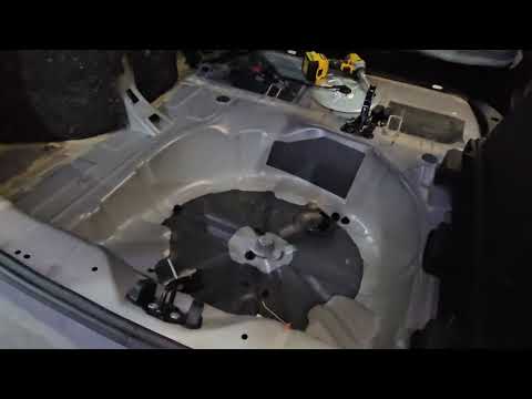 Видео: Оптимальная шумоизоляция для GEELY COOLRAY - Автотехцентр SoundSpeed