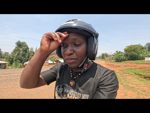 Видео: «Пробка на границе против моего маленького скутера — первый опыт» 😲