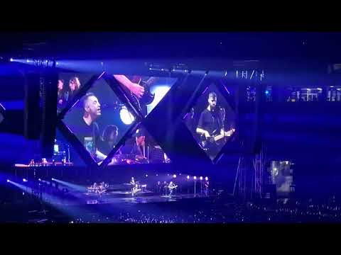 Видео: Звери - Все что тебя касается (концерт СПБ Газпром Арена 15.12.2023)