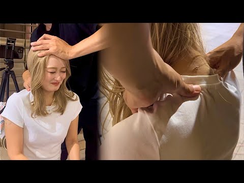 Видео: Идеальный массаж плеч для женщин с болью в плечах и шее! Бесплатный уличный массаж.
