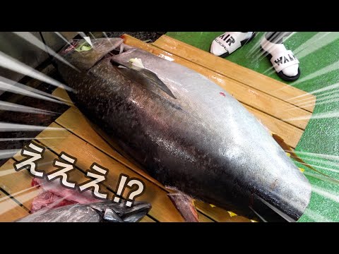 Видео: [5:00 AM] На рынке продавался удивительный тунец и я думал, что это вымершие морские обитатели!