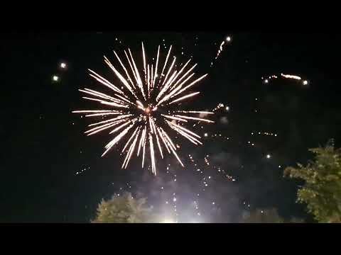 Видео: Праздничный фейерверк 20.09.25 "Дожинки-2025" г.Волковыск 