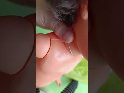 Видео: Кукла из ГДР. Бигги. 45 см.  Выравниваем паяльником пластик