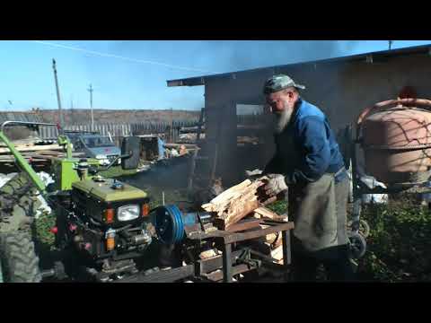 Видео: Дровокол застрял в полене. Делаю приспособление ,что бы его вытащить. Должно быть у каждого!