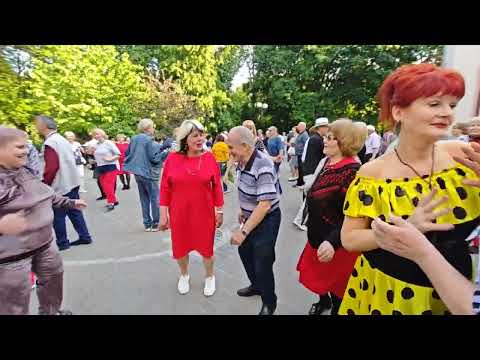 Видео: 19.05.24г..."А Ну Давай, Давай Гуляй Народ!"... в Гомельском парке на танцполе.